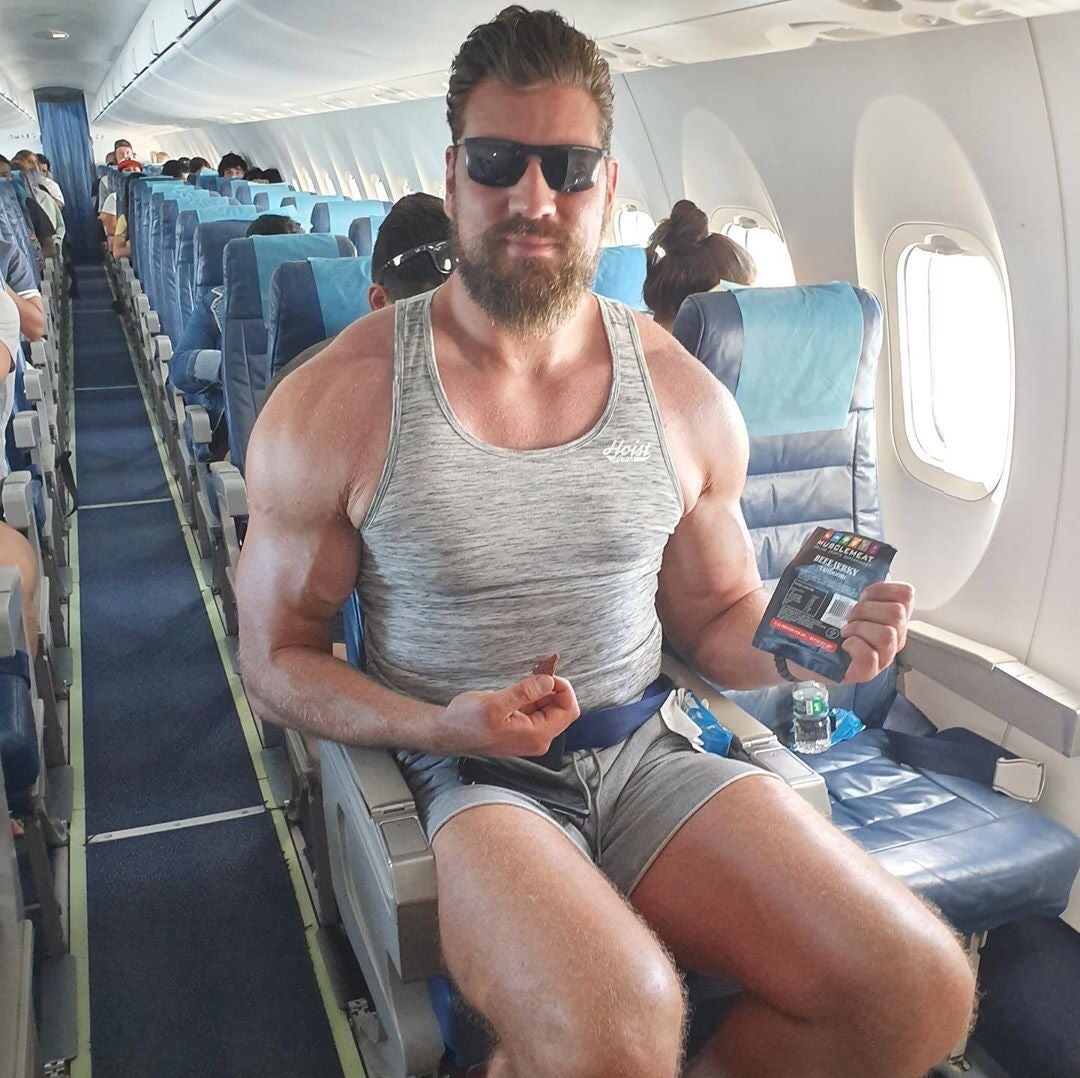 7-2-man-in-economy-mltshp